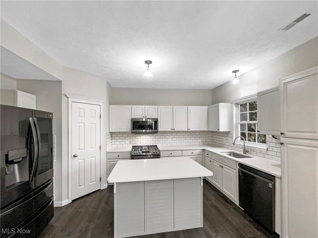1022 Woodfield Lane, Brunswick, Ohio image 11
