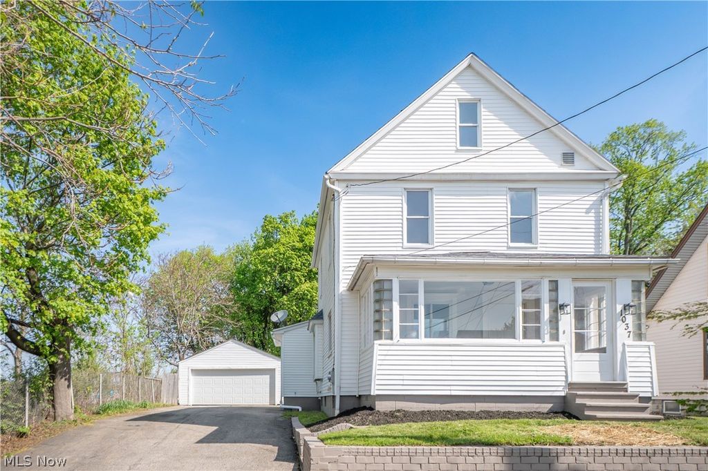 Photo of 1037 Harpster Avenue, Akron, OH 44314 (MLS # 5201975)