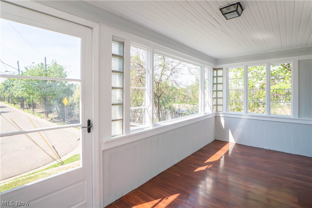 1037 Harpster Avenue