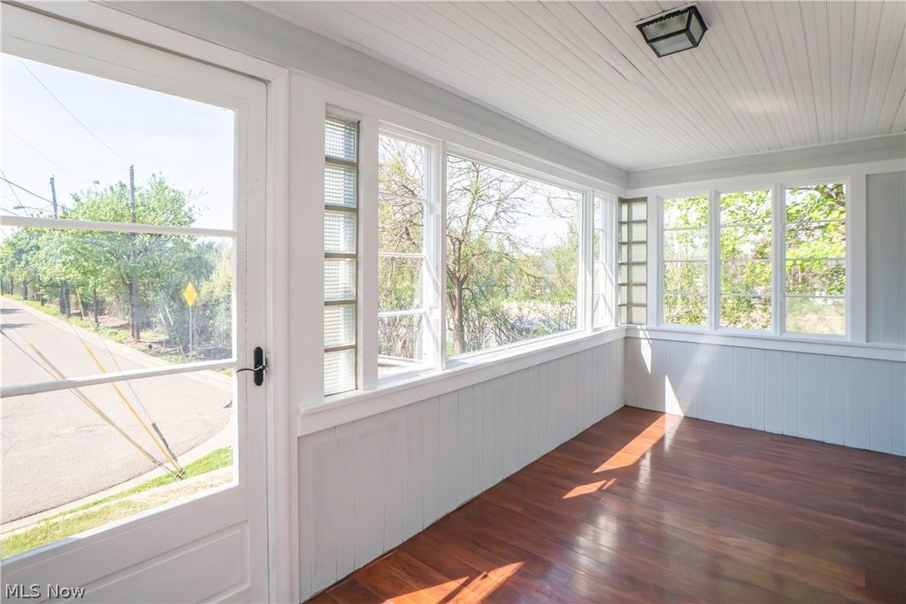 Photo of 1037 Harpster Avenue, Akron, OH 44314 (MLS # 5201975)