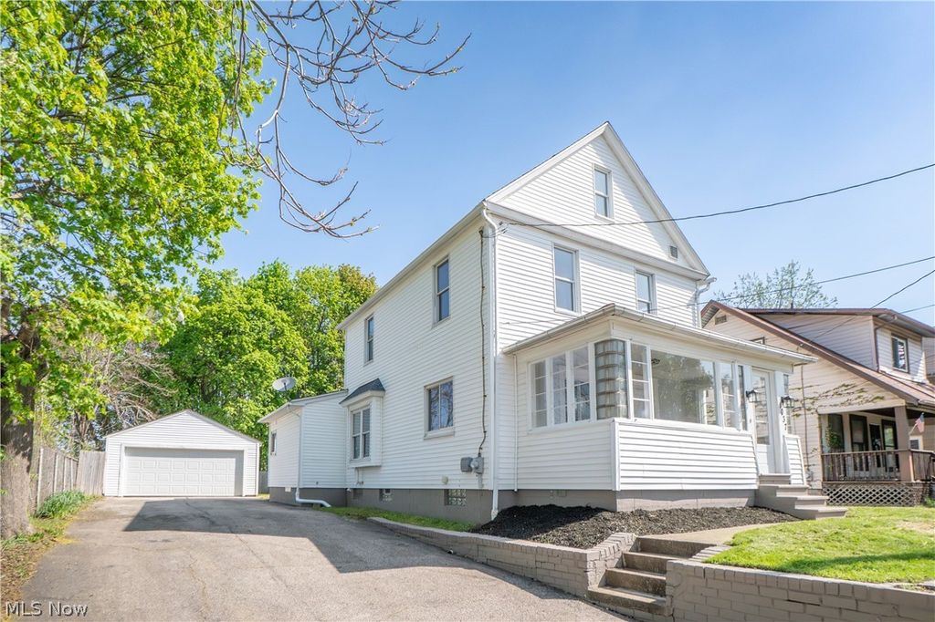 Photo of 1037 Harpster Avenue, Akron, OH 44314 (MLS # 5201975)