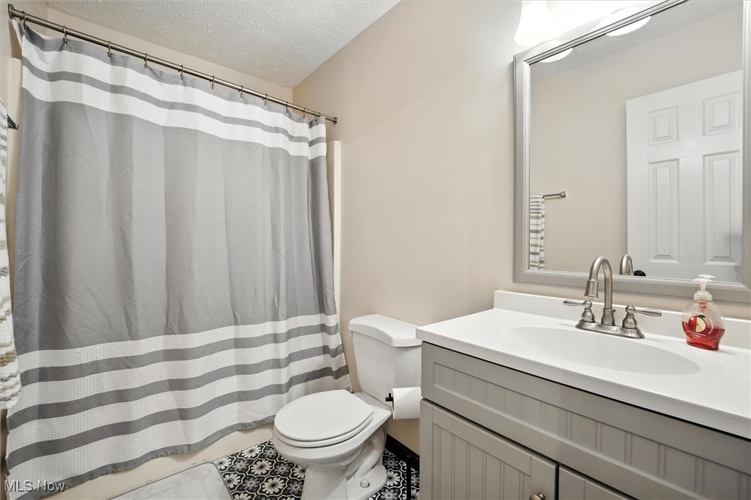 Geneva, Ohio 44041, United States, 4 Bedrooms Bedrooms, ,3 BathroomsBathrooms,Residential,Active,184585