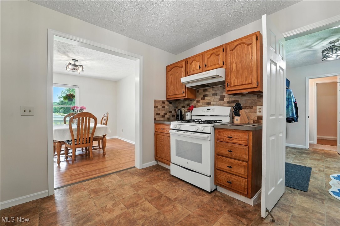 Geneva, Ohio 44041, United States, 4 Bedrooms Bedrooms, ,3 BathroomsBathrooms,Residential,Active,184585