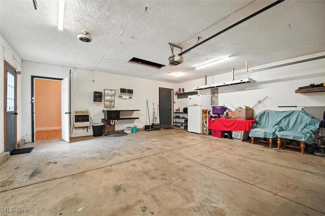 Geneva, Ohio 44041, United States, 4 Bedrooms Bedrooms, ,3 BathroomsBathrooms,Residential,Active,184585