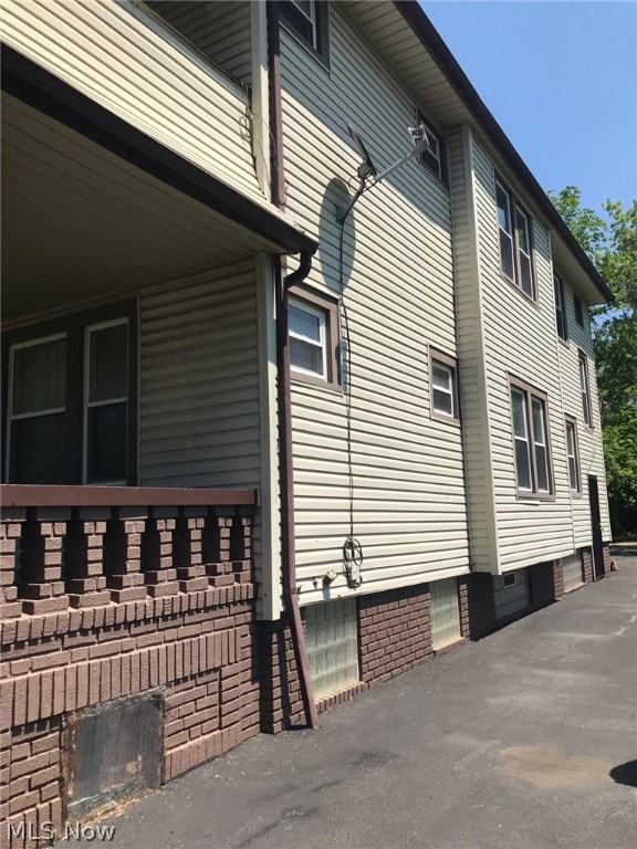 Crawford Woodhill - Residential Income