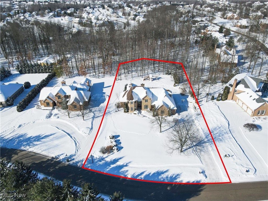 Photo of 68 Timber Run Drive, Canfield, OH 44406 (MLS # 5184284)