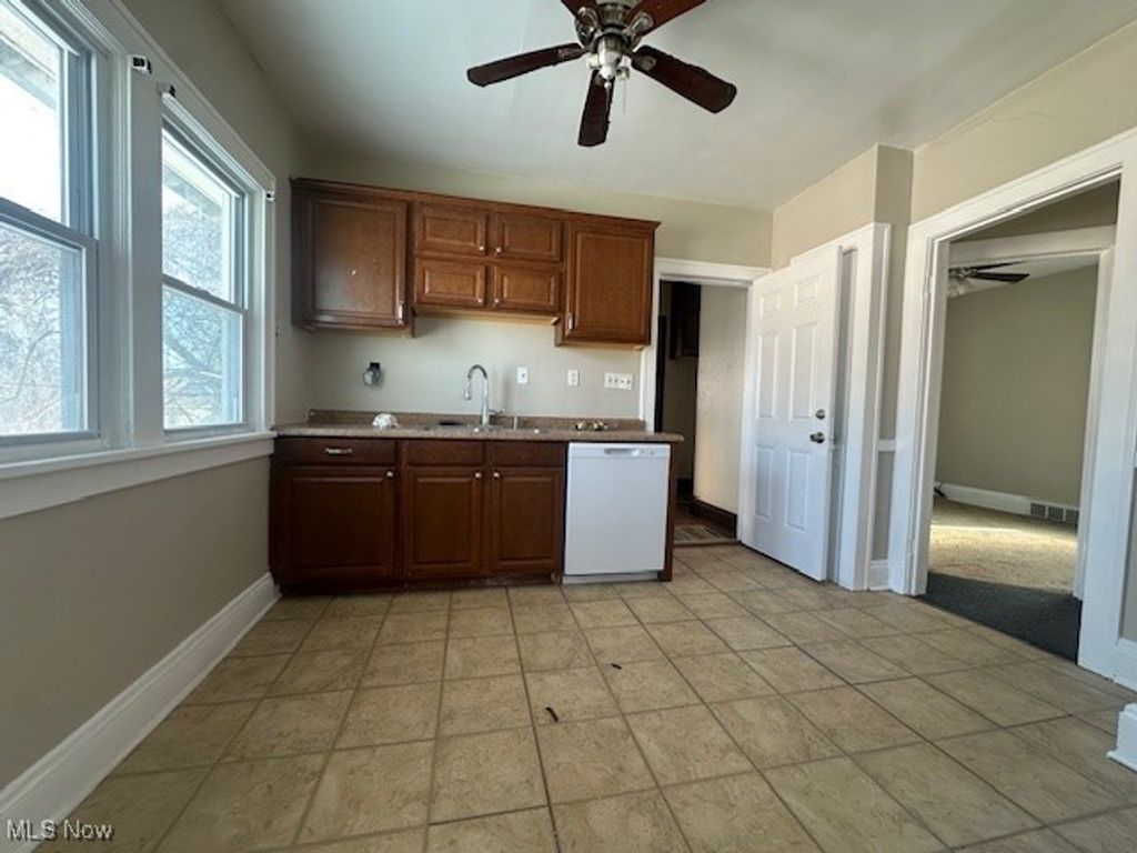 Photo of 485 E 149th Street, Cleveland, OH 44110 (MLS # 5185242)