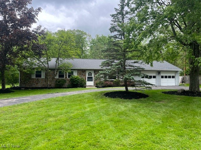 8280 Maple Drive, Chesterland, Ohio image 2
