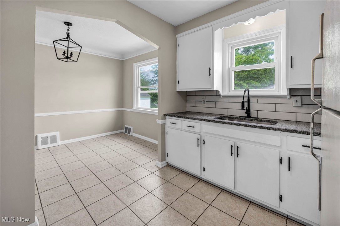 15507 Raymond Street, Maple Heights, Ohio image 4