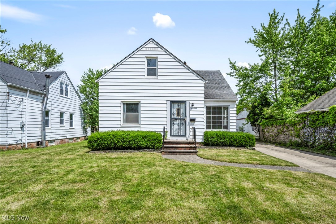 15507 Raymond Street, Maple Heights, Ohio image 1