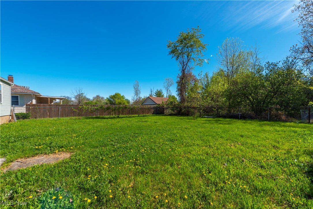 2233 Leavitt Road, Lorain, Ohio image 32