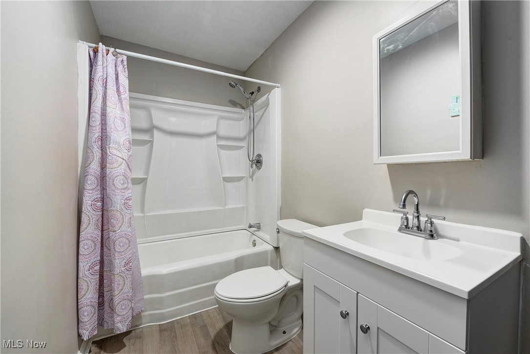 2233 Leavitt Road, Lorain, Ohio image 21