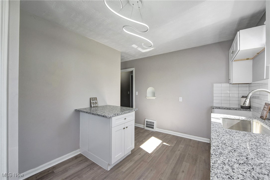 2233 Leavitt Road, Lorain, Ohio image 14