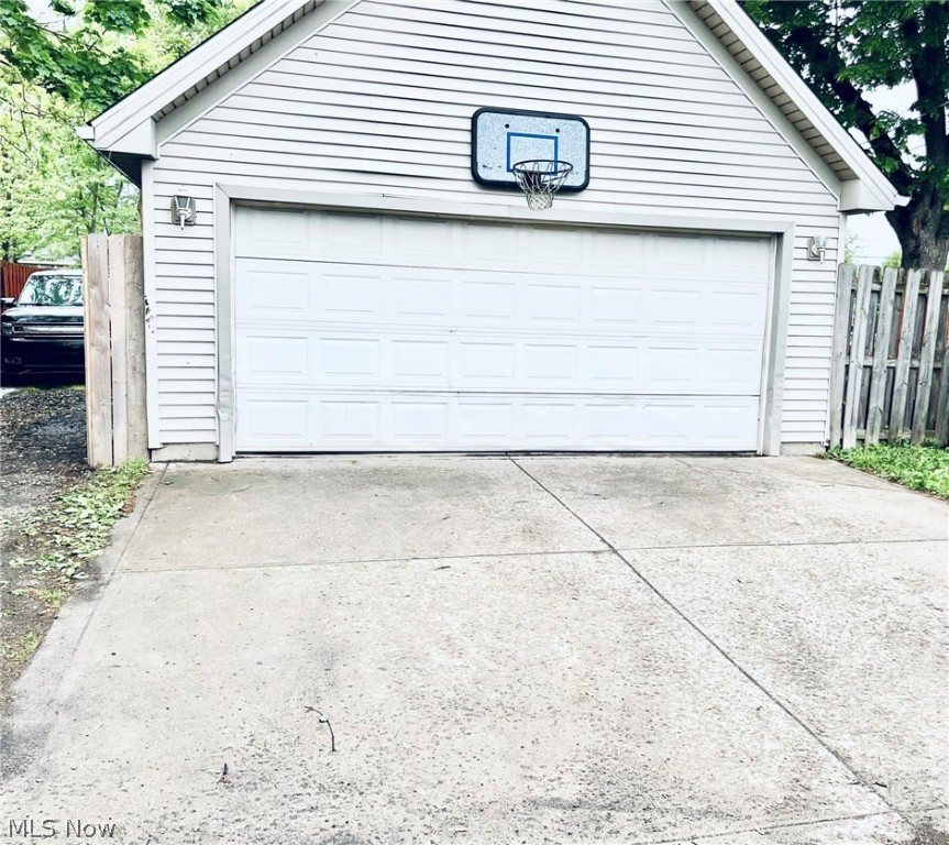 James M Hoyts - Residential