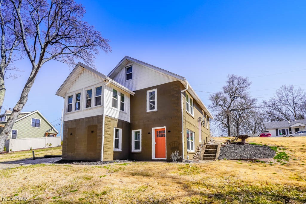 541 Canova Drive, Akron, Ohio image 1