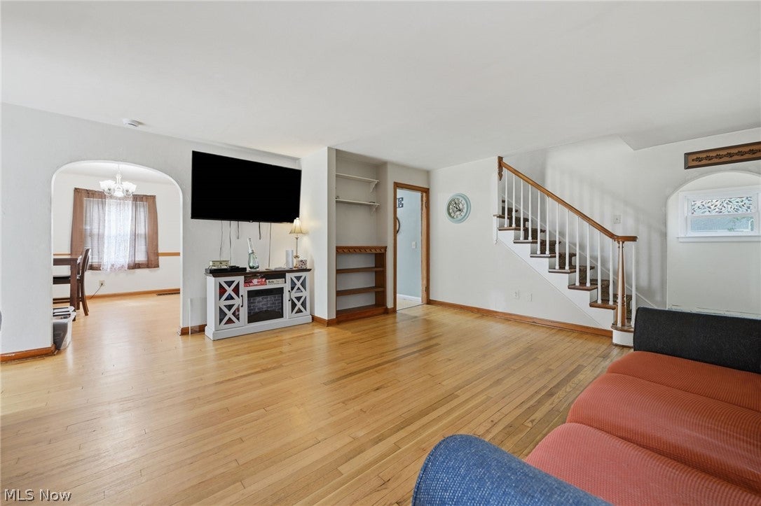 369 E 46th Street
