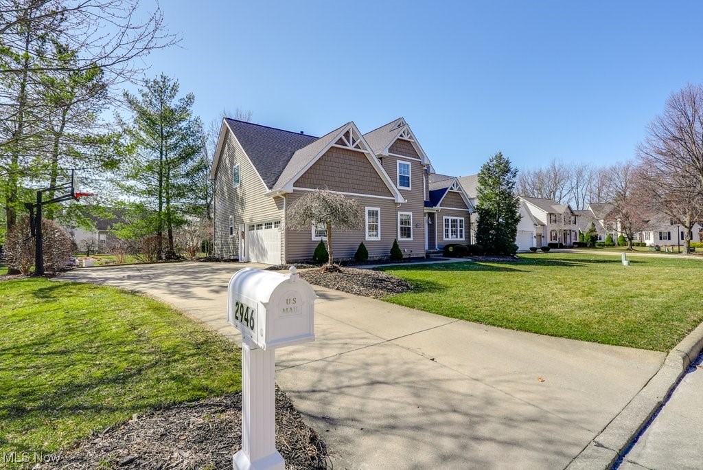 2946 Greenspire Lane, Fairlawn, Ohio image 2