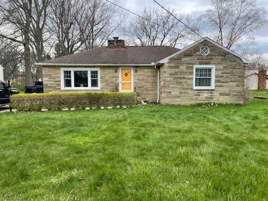 Photo of 25704 Highland Road, Richmond Heights, OH 44143 (MLS # 5201122)