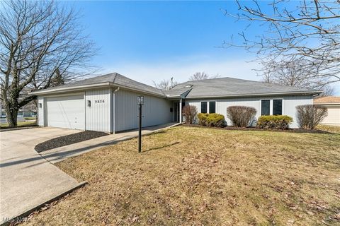 9856 W Ridgewood Drive, Cleveland, OH 44130 - MLS#: 5107365