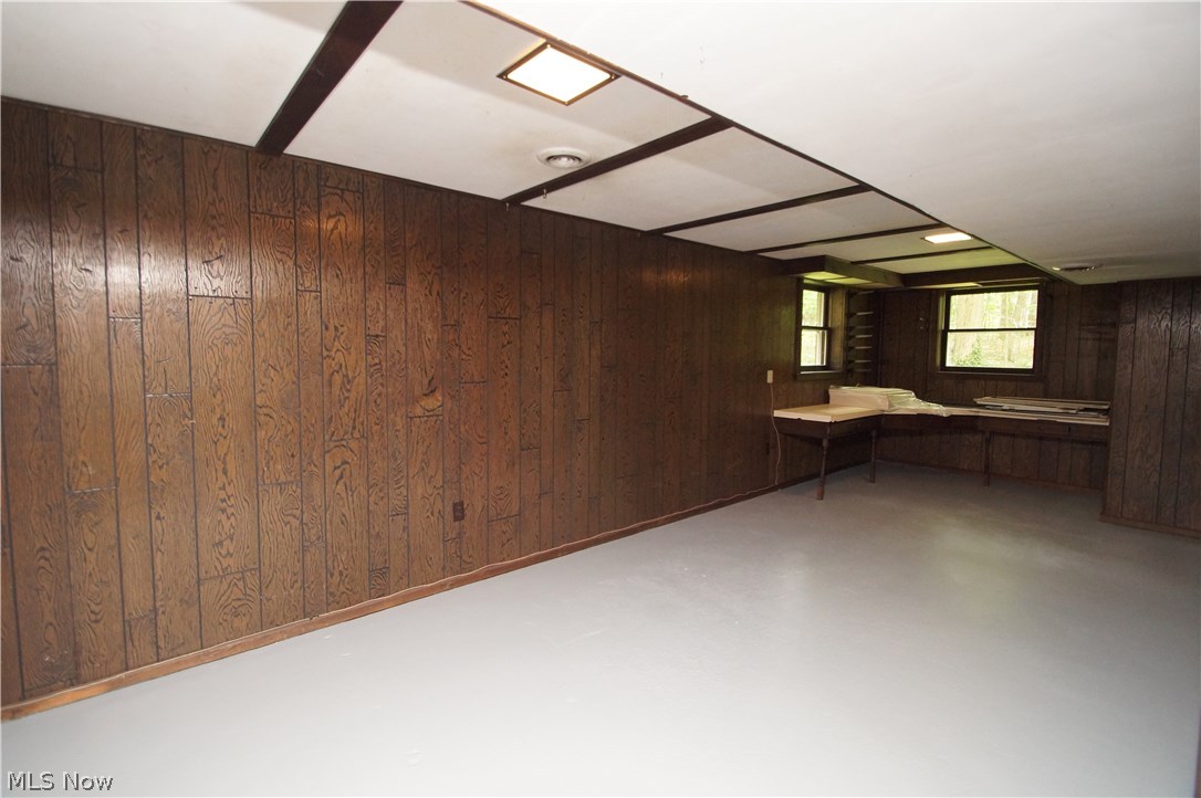 Holmes Tr - Residential