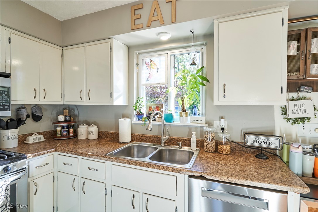 Painesville, Ohio 44077, United States, 3 Bedrooms Bedrooms, ,2 BathroomsBathrooms,Residential,Active,230314