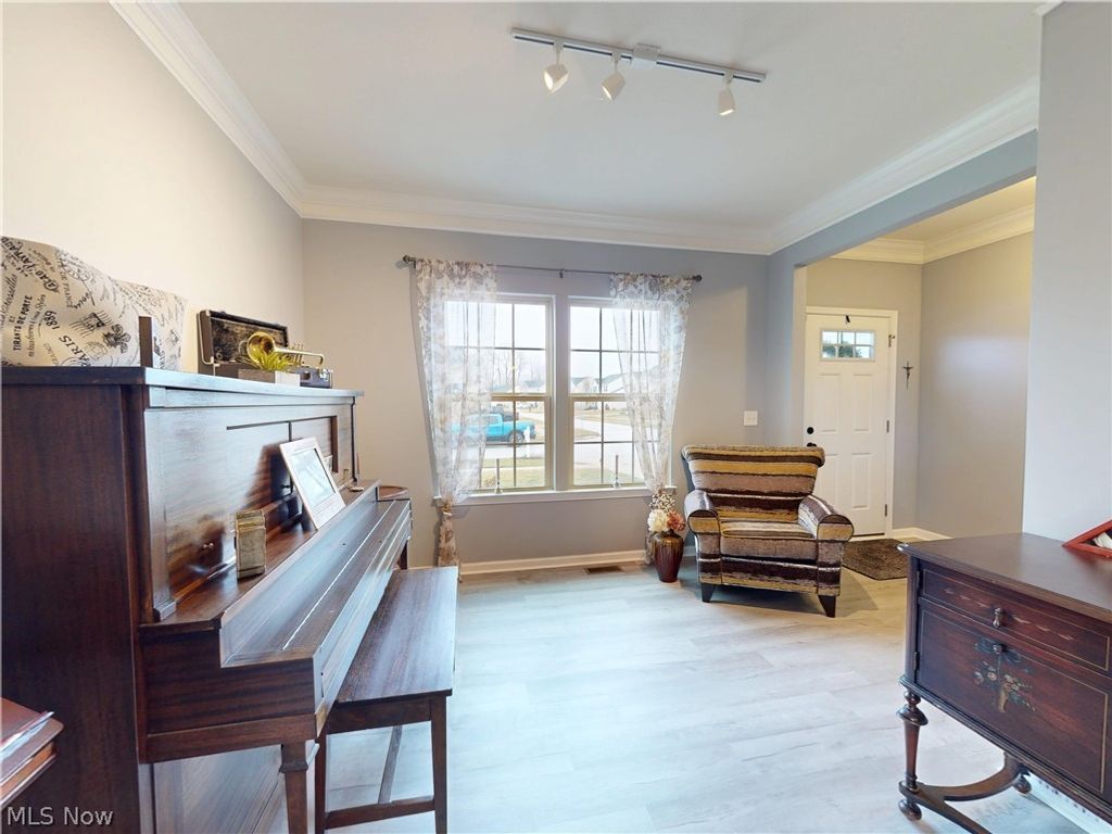 Photo of 518 N Ashwood Lane, Painesville, OH 44077 (MLS # 5191337)