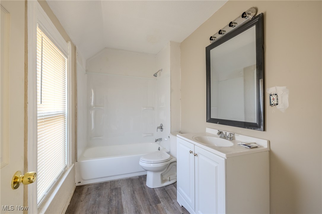 4164 E 102 Street, Cleveland, Ohio image 15