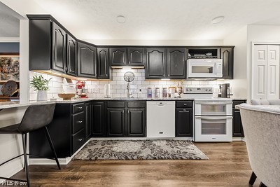 Shady Hollow Condo - Residential