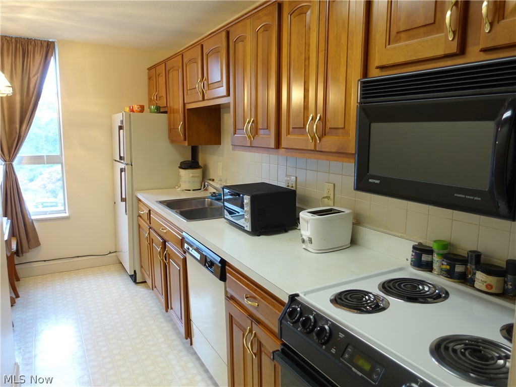 Silver Lake Towers - Residential