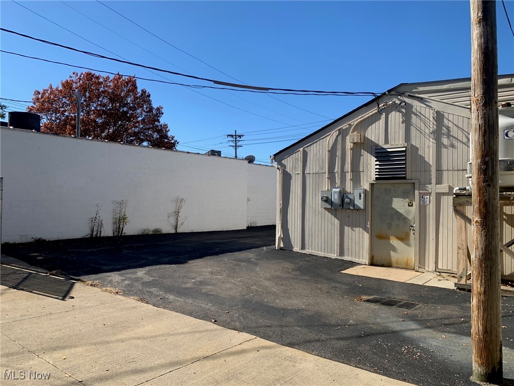Riverview - Commercial Sale