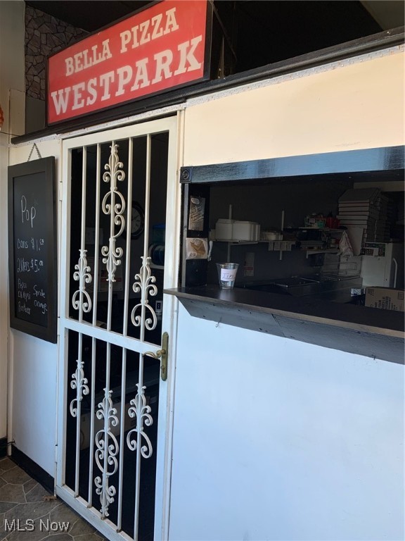 Riverview - Commercial Sale