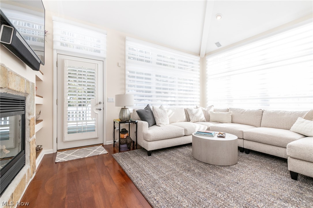 Villas/Orange Condo Ph Xi - Residential