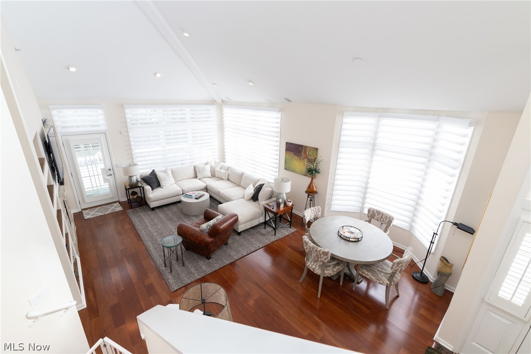 Villas/Orange Condo Ph Xi - Residential