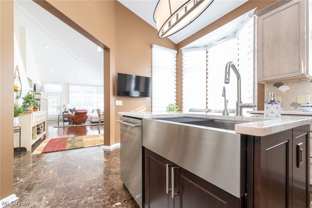 Villas/Orange Condo Ph Xi - Residential