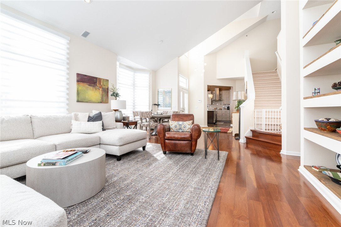 Villas/Orange Condo Ph Xi - Residential