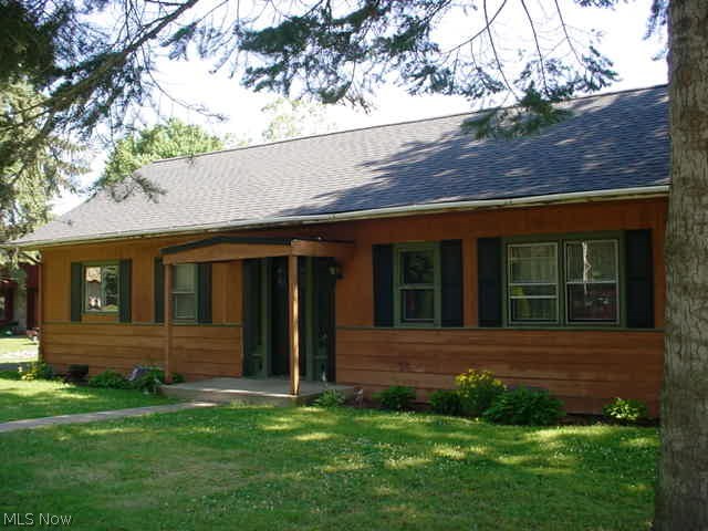 Rustic ranch home for rent! Hardwood floors throughout! 9' ceilings, woodburning fireplace, 2 bed, living room could be formal dining! Refrigerator, stove, dishwasher. $750 month, 1st month security, 1 year lease + utilities, gas, electric & sewer $51.28 monthly. References.