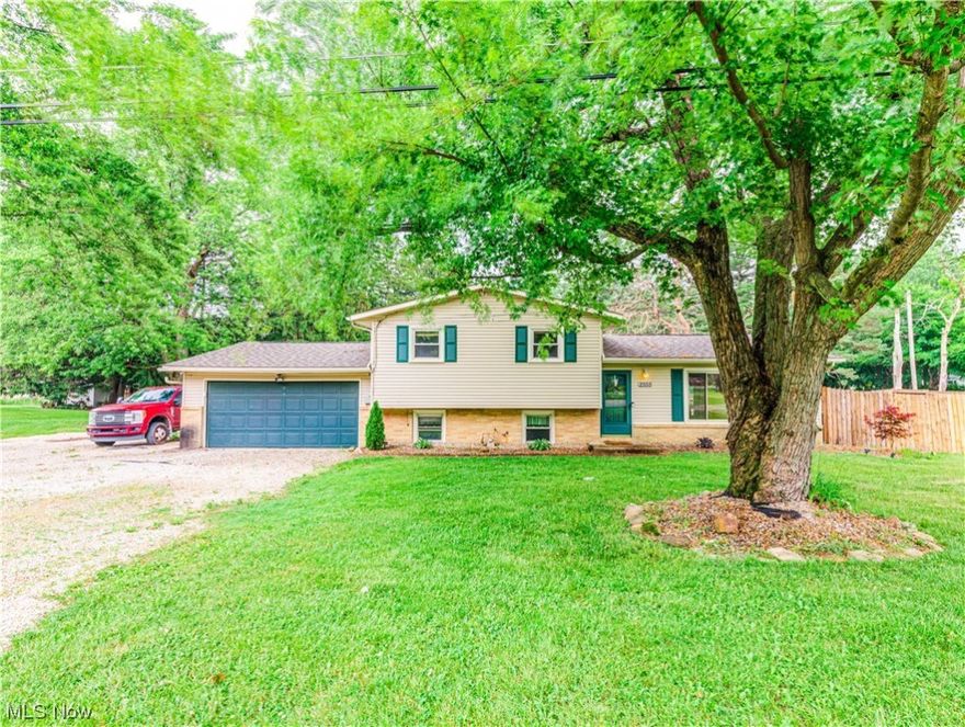 Welcome to your dream home! This stunning 3-level split-level on a corner lot offers 3 bedrooms, 1 full bath, living and dining rooms, a fully equipped kitchen, recreation room, deck, fenced yard, and a 2-car attached garage. Enjoy the airy living room, spacious bedrooms, and a spa-like bathroom. The lower level boasts a versatile recreation room, while the deck and fenced yard provide outdoor living space. Located in a desirable neighborhood, this home is close to amenities. Don't miss this exceptional opportunity!