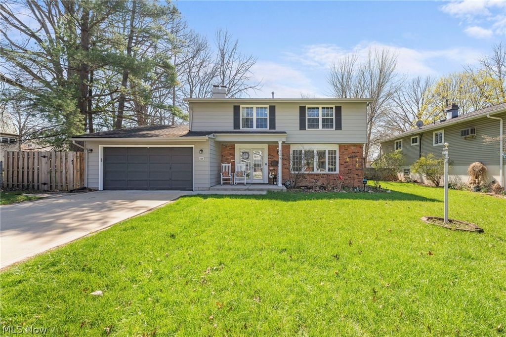 Photo of 329 Baldwin Drive, Berea, OH 44017 (MLS # 5197957)