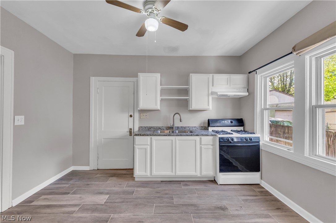 15816 Grovewood Avenue