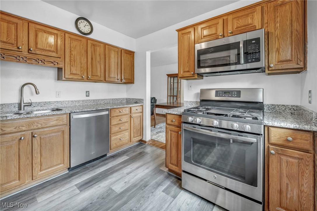 6795 Charles Road, North Olmsted, Ohio image 3
