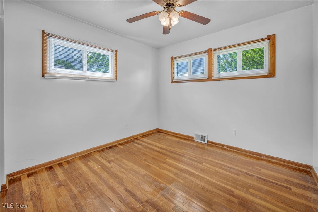 6795 Charles Road, North Olmsted, Ohio image 12