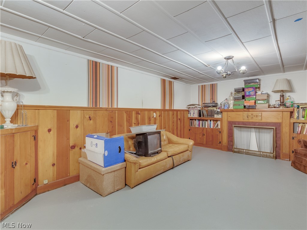 Luceys - Residential Income