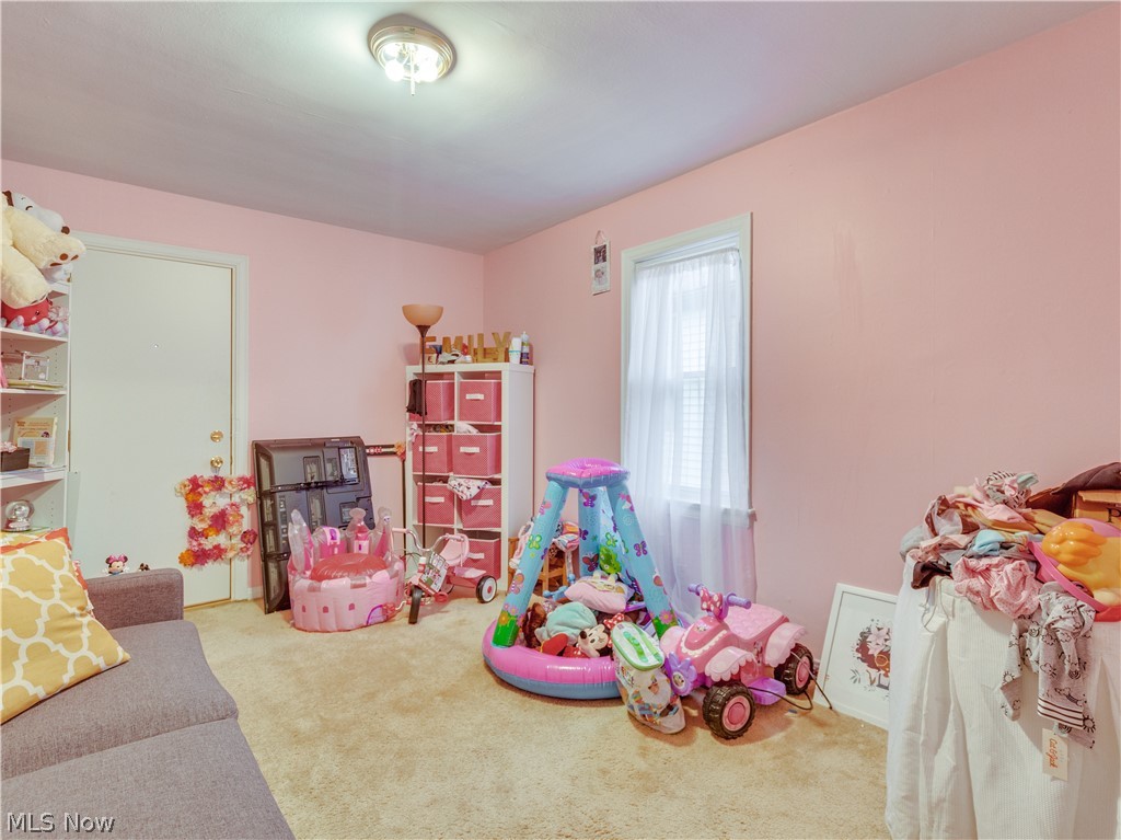 Luceys - Residential Income