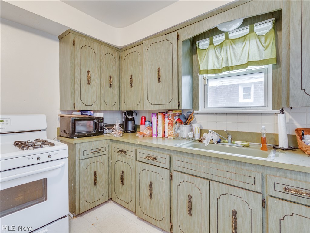 Luceys - Residential Income