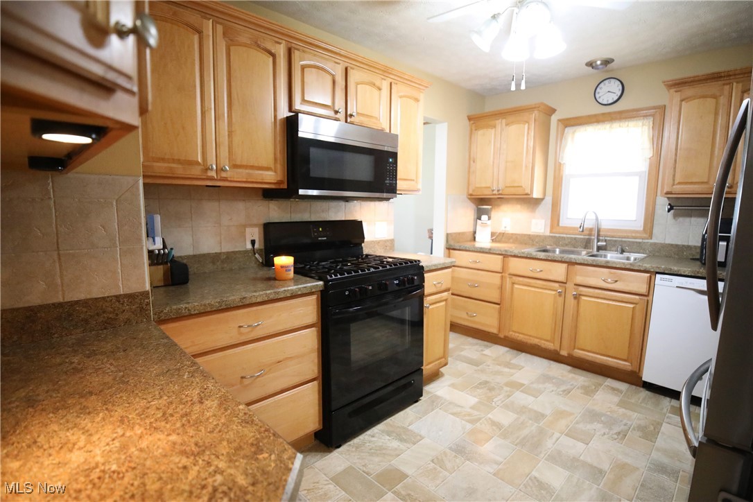5892 W 54th Street, Parma, Ohio image 7