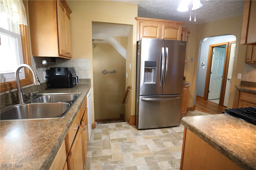 5892 W 54th Street, Parma, Ohio image 10