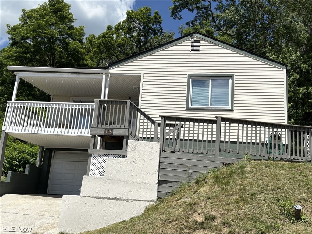 105 Riverview Street