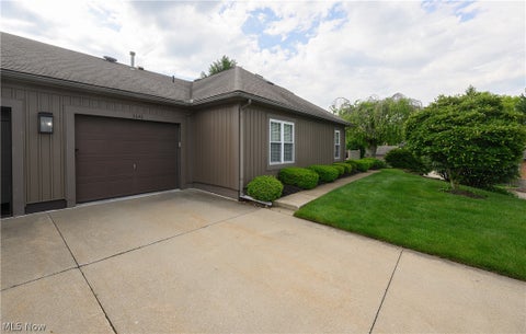 Condo For Sale - 3646 Barrington Place<br/> Canton, OH 44708