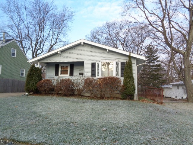 Welcome home to 1480 Grand Park Ave. Akron, Ohio 44310.
This well maintained one owner home is just waiting on your decorating touches! Many of the big items have already been done. Features include extra large garage that was built about 1999, large bedrooms open kitchen / living room area , rec room in the basement and hardwood floors under the carpet. The master bedroom features a half bath. This home offers large closets and lots of storage!
You don't want to miss this one. Call today for your private showing and start packing!