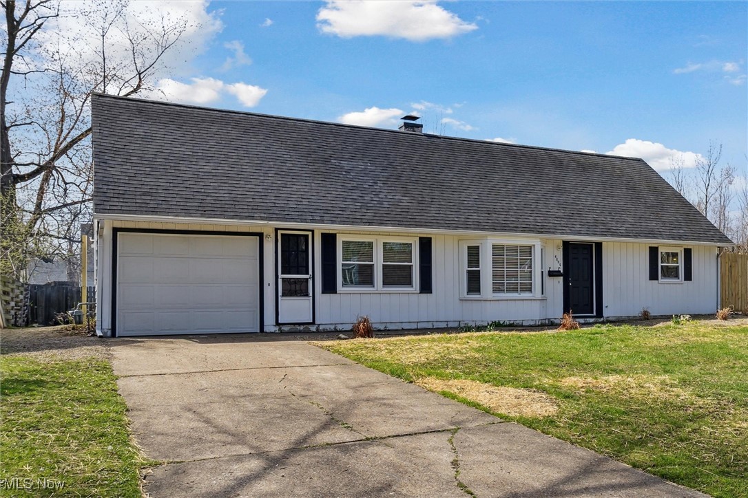 4890 Greenwood Drive, Sheffield Lake, Ohio image 3